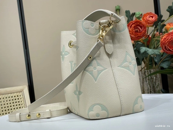 WIS VUITTON LOUIS NÉONOÉ BB 1205